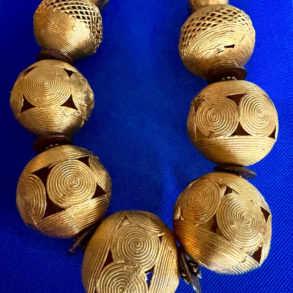Exquisite Vintage Masha Archer 24K GOLD HUGE Rounds from Cameroon's Baoule Tribe - Picture 12 of 16